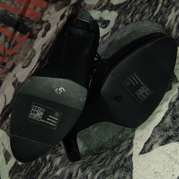 Neiman Marcus Sabelle Vegan Leather Platform High Heeled Boots 9 - Picture 8 of 12